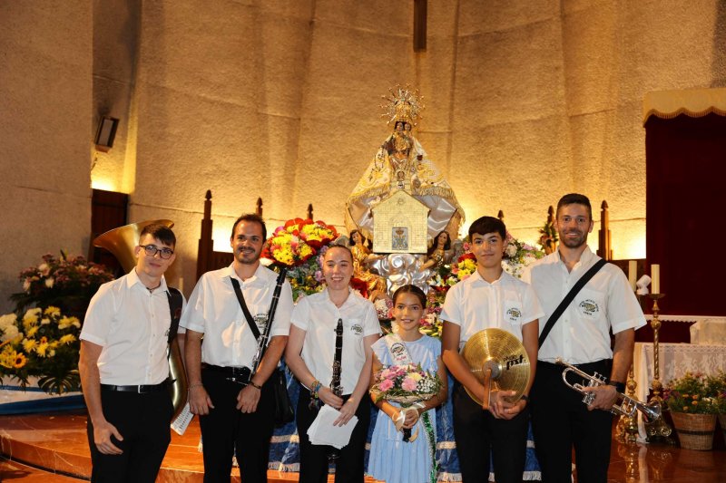 GALERIA de FOTOS de l'ofrena de flors a la Mare de Du de Loreto de Xbia